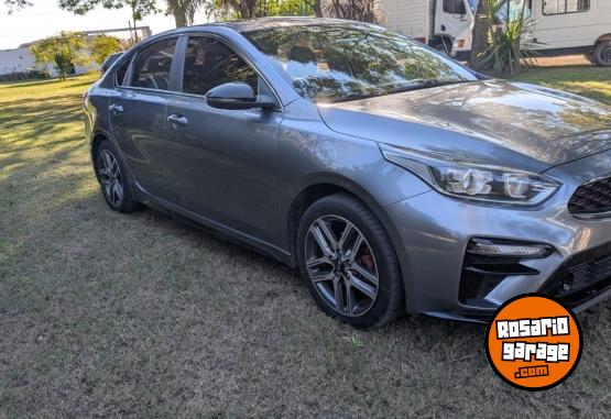 Autos - Kia cerato GTLine 2021 Nafta 140000Km - En Venta