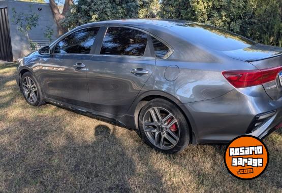 Autos - Kia cerato GTLine 2021 Nafta 140000Km - En Venta