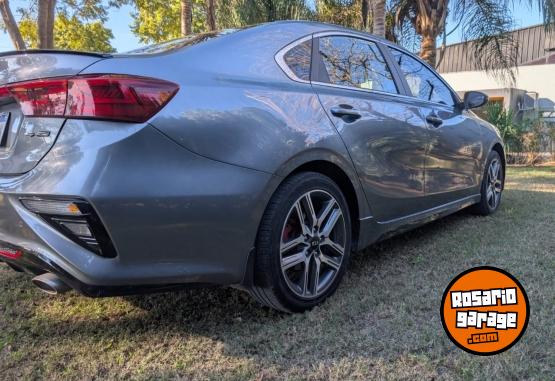 Autos - Kia cerato GTLine 2021 Nafta 140000Km - En Venta
