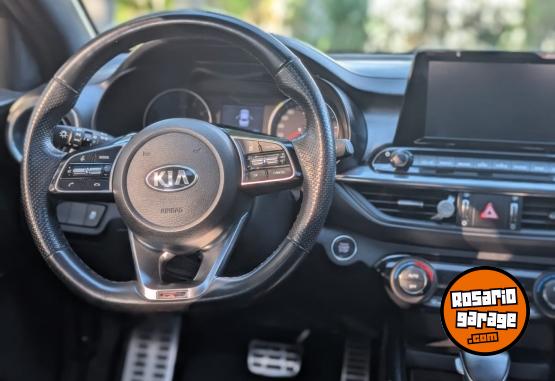 Autos - Kia cerato GTLine 2021 Nafta 140000Km - En Venta