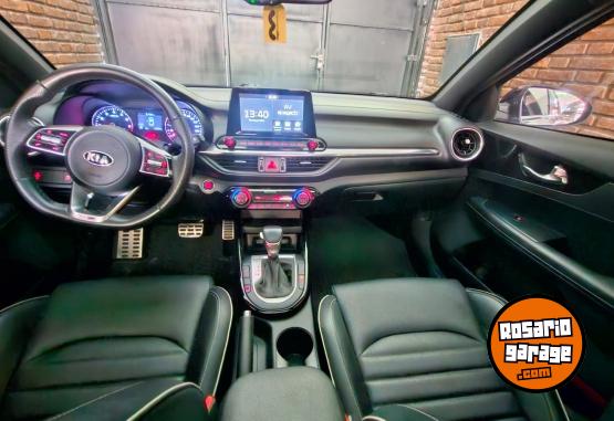 Autos - Kia cerato GTLine 2021 Nafta 140000Km - En Venta