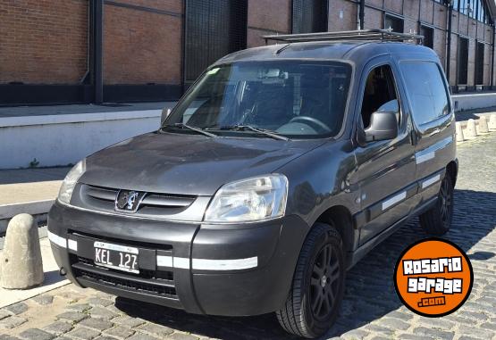 Utilitarios - Peugeot PARTNER CONFORT NAFTA 2011 Nafta 200000Km - En Venta
