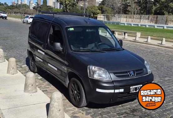 Utilitarios - Peugeot PARTNER CONFORT NAFTA 2011 Nafta 200000Km - En Venta