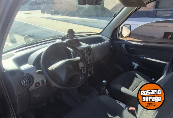Utilitarios - Peugeot PARTNER CONFORT NAFTA 2011 Nafta 200000Km - En Venta