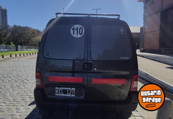 Utilitarios - Peugeot PARTNER CONFORT NAFTA 2011 Nafta 200000Km - En Venta
