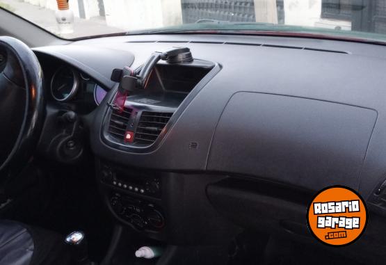Autos - Peugeot 207 2010 Nafta 215000Km - En Venta