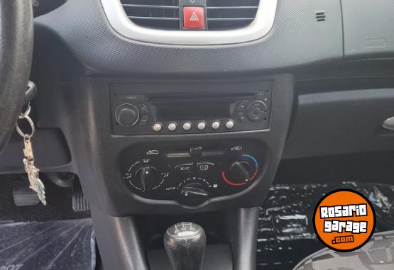 Autos - Peugeot 207 2011 Nafta 99000Km - En Venta