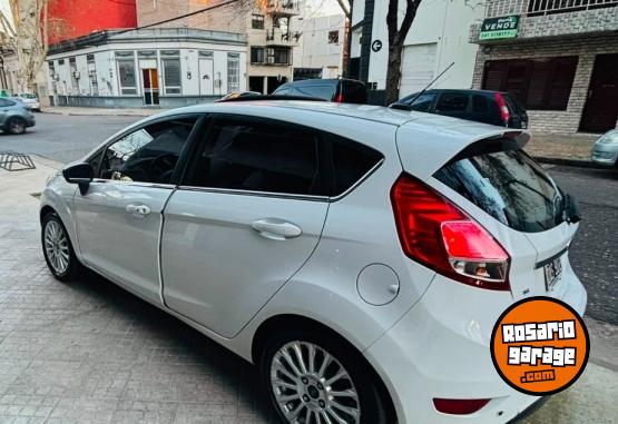 Autos - Ford fiesta titanium 2014 Nafta 140000Km - En Venta