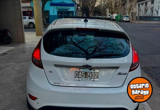 Autos - Ford fiesta titanium 2014 Nafta 140000Km - En Venta