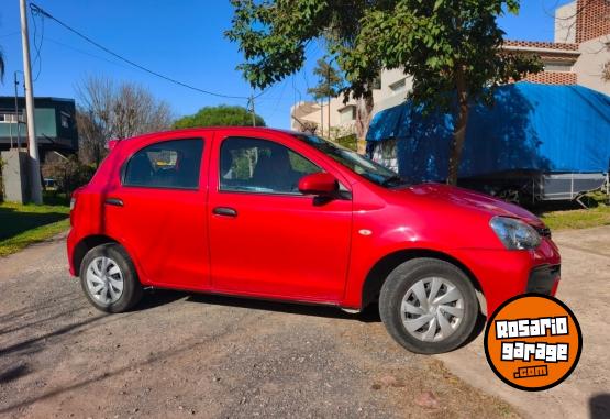 Autos - Toyota Etios X 2023 Nafta 23500Km - En Venta