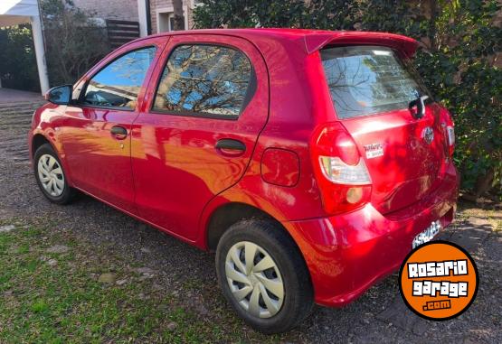Autos - Toyota Etios X 2023 Nafta 23500Km - En Venta