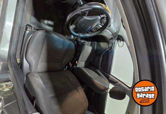 Autos - Ford Focus Ambiente 2009 Nafta 180000Km - En Venta