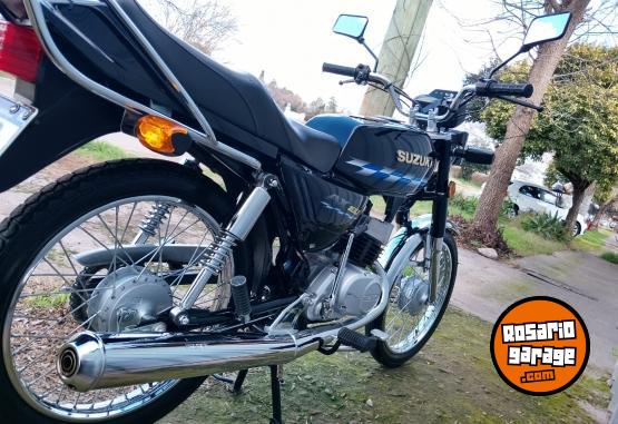 Motos - Suzuki Ax100 2023 Nafta 9500Km - En Venta