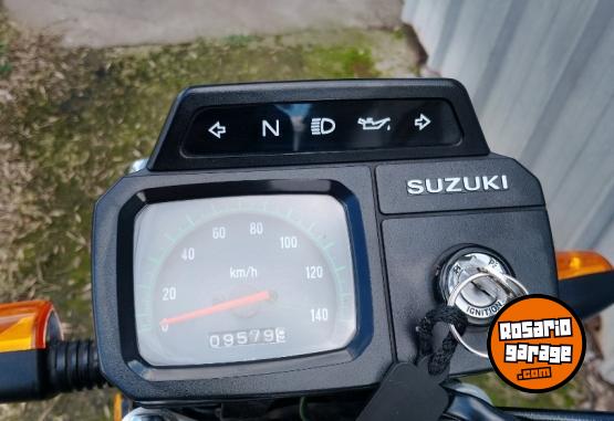 Motos - Suzuki Ax100 2023 Nafta 9500Km - En Venta