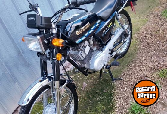 Motos - Suzuki Ax100 2023 Nafta 9500Km - En Venta