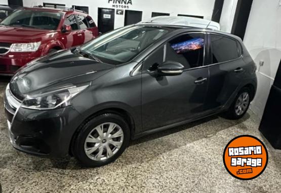 Autos - Peugeot 208 2018 GNC 95000Km - En Venta