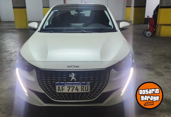 Autos - Peugeot 208 2023 Nafta 4600Km - En Venta