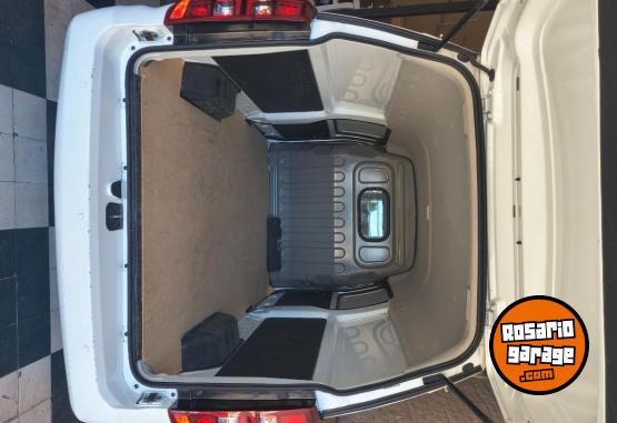 Utilitarios - Shineray Furgón 2026 Nafta 7900Km - En Venta