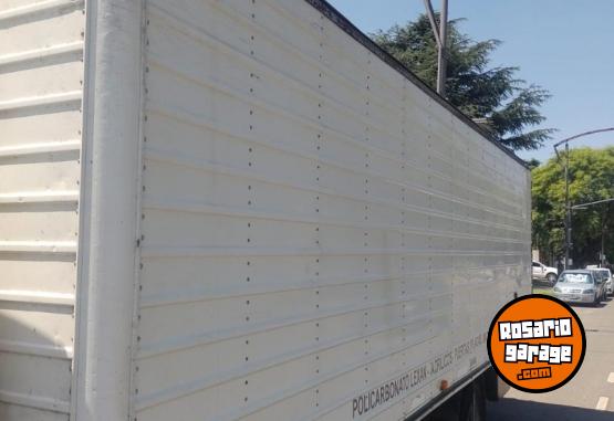 Camiones y Grúas - MERCEDES BENZ 710 DIÉSEL FURGÓN AÑO 2013 - En Venta