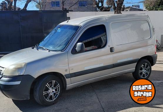 Utilitarios - Peugeot Parthner 1.6 HDI 2011 Diesel 272150Km - En Venta