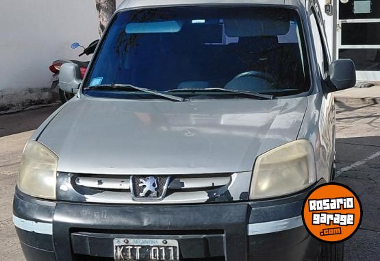 Utilitarios - Peugeot Parthner 1.6 HDI 2011 Diesel 272150Km - En Venta