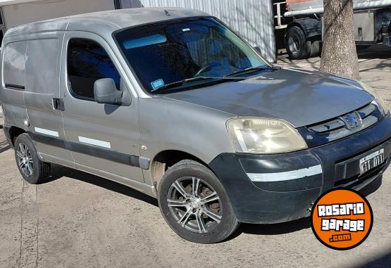 Utilitarios - Peugeot Parthner 1.6 HDI 2011 Diesel 272150Km - En Venta