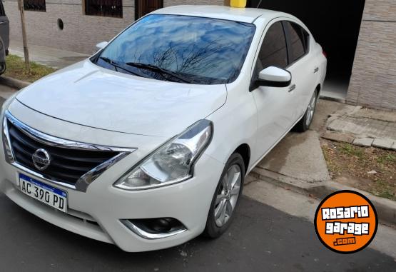 Autos - Nissan versa pure drive f2 2018 GNC 80000Km - En Venta