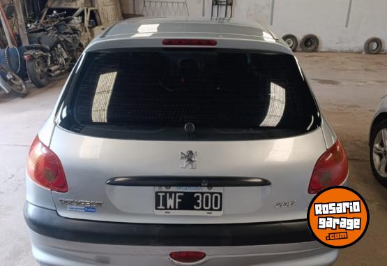 Autos - Peugeot 206 2010 Nafta 198000Km - En Venta