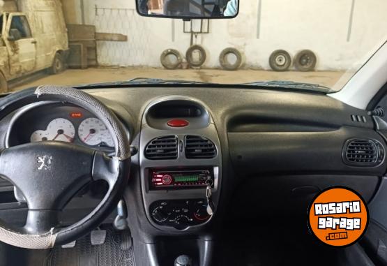 Autos - Peugeot 206 2010 Nafta 198000Km - En Venta