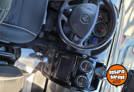 Camionetas - Renault Duster oroch outsider plu 2016 GNC 160000Km - En Venta