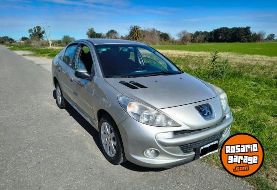 Autos - Peugeot 207 2014 GNC 220000Km - En Venta