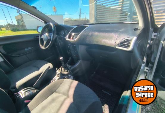Autos - Peugeot 207 2014 GNC 220000Km - En Venta