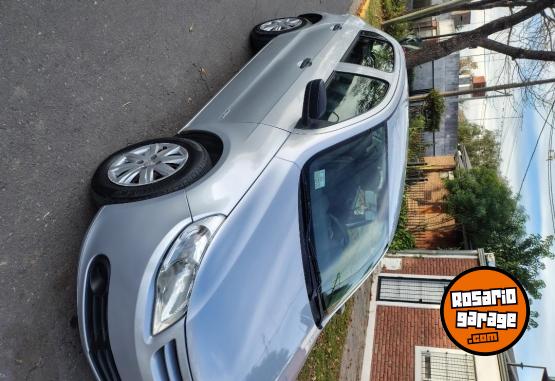 Autos - Volkswagen Gol trend 2011 Nafta 140000Km - En Venta