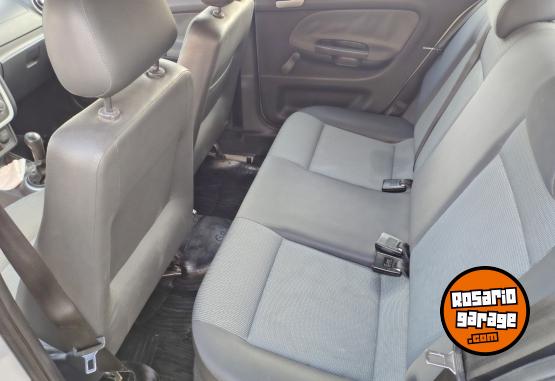 Autos - Volkswagen Gol trend 2011 Nafta 140000Km - En Venta