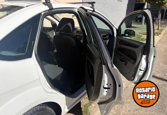 Autos - Ford Focus EXE 1.6 2012 Nafta 135000Km - En Venta