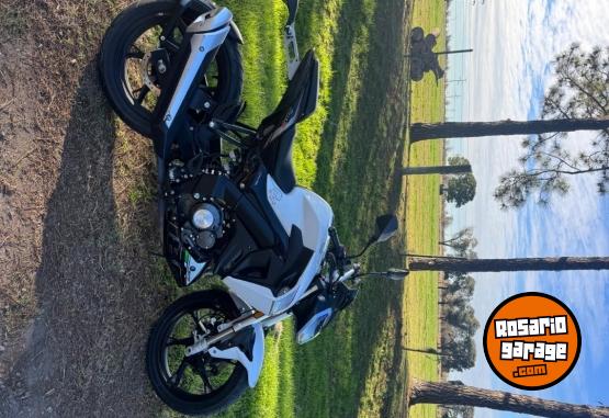 Motos - Benelli 180s 2024 Nafta 9800Km - En Venta