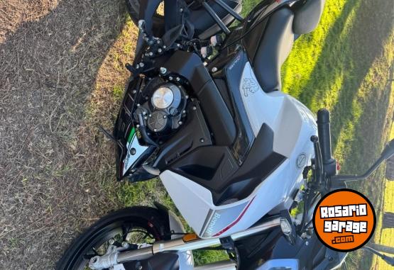 Motos - Benelli 180s 2024 Nafta 9800Km - En Venta