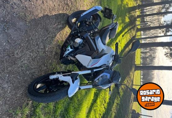 Motos - Benelli 180s 2024 Nafta 9800Km - En Venta