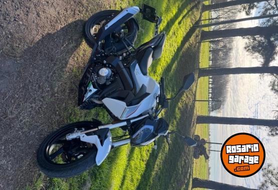 Motos - Benelli 180s 2024 Nafta 9800Km - En Venta