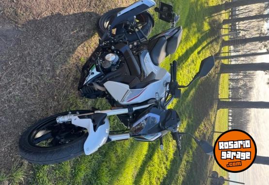 Motos - Benelli 180s 2024 Nafta 9800Km - En Venta