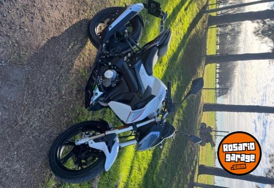Motos - Benelli 180s 2024 Nafta 9800Km - En Venta