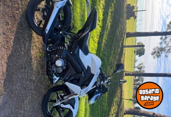 Motos - Benelli 180s 2024 Nafta 9800Km - En Venta