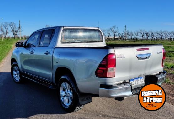 Camionetas - Toyota Hilux SR 2.4 2018 Diesel 187000Km - En Venta