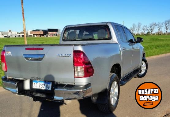 Camionetas - Toyota Hilux SR 2.4 2018 Diesel 187000Km - En Venta