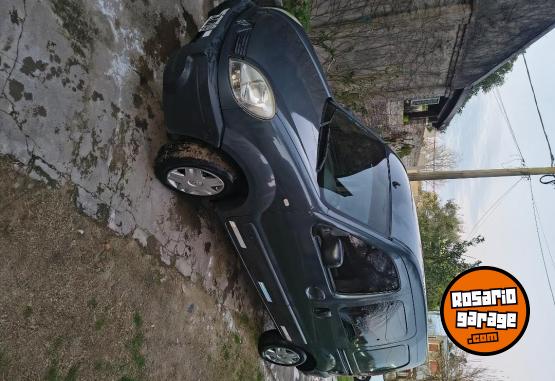 Utilitarios - Renault Kangoo 5 asientos 2013 GNC 185000Km - En Venta