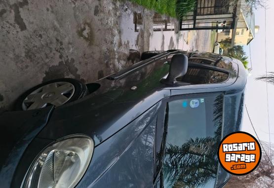 Utilitarios - Renault Kangoo 5 asientos 2013 GNC 185000Km - En Venta