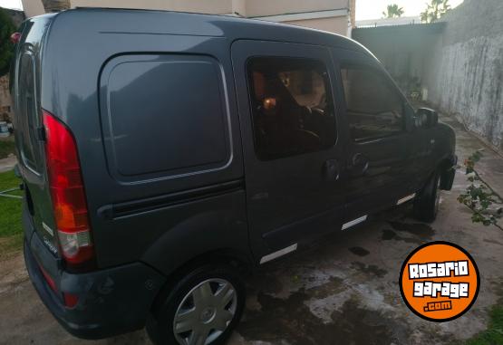 Utilitarios - Renault Kangoo 5 asientos 2013 GNC 185000Km - En Venta