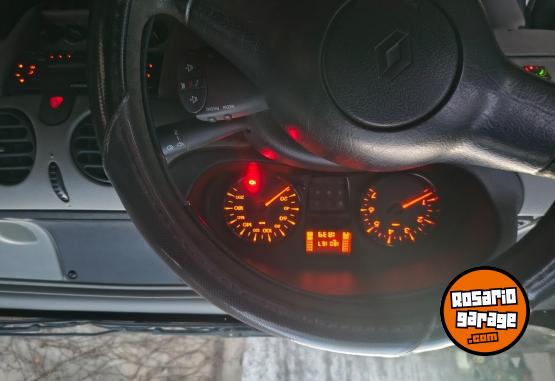 Utilitarios - Renault Kangoo 5 asientos 2013 GNC 185000Km - En Venta