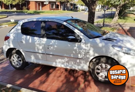 Autos - Peugeot 207 2011 Nafta 172000Km - En Venta
