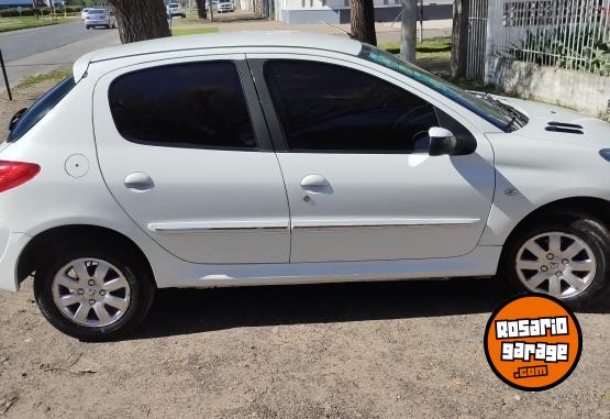 Autos - Peugeot 207 2011 Nafta 172000Km - En Venta